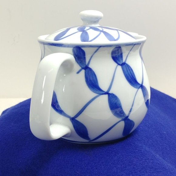 Teapot Asian Japanese Lid Internal Metal Strainer Blue Trellis Chop Marked - Picture 2 of 8